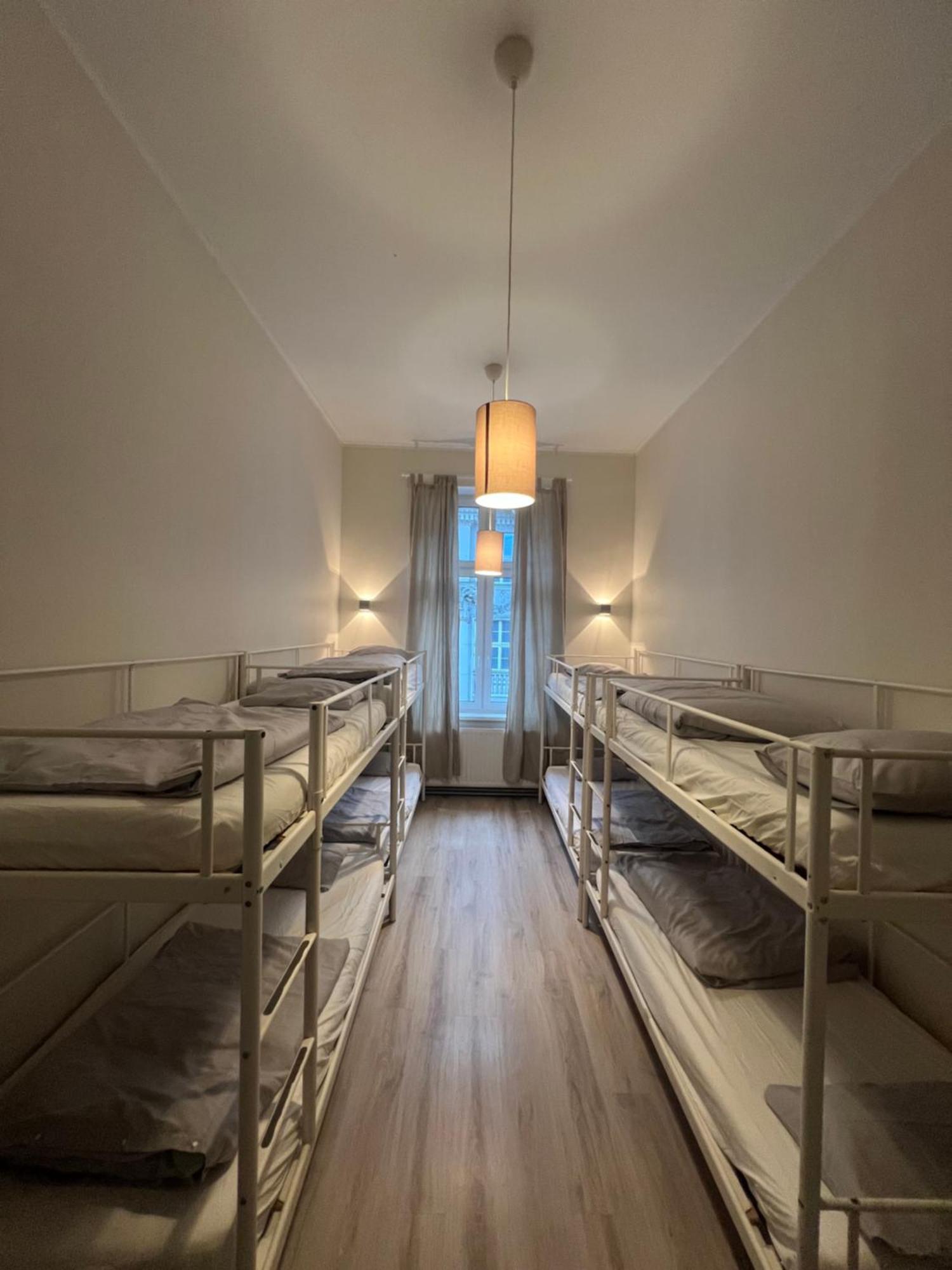 Fox Hostel クラクフ エクステリア 写真