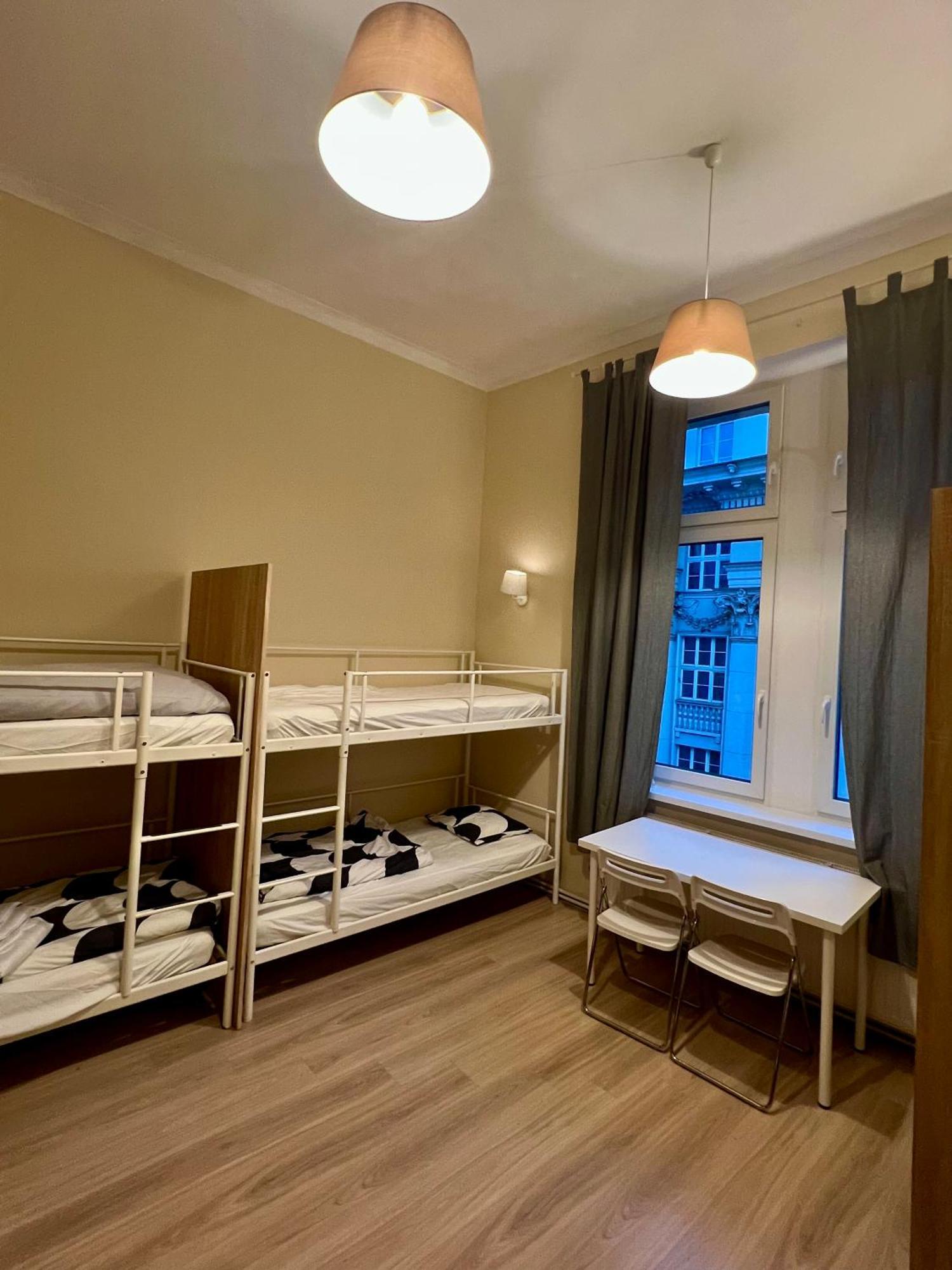 Fox Hostel クラクフ エクステリア 写真
