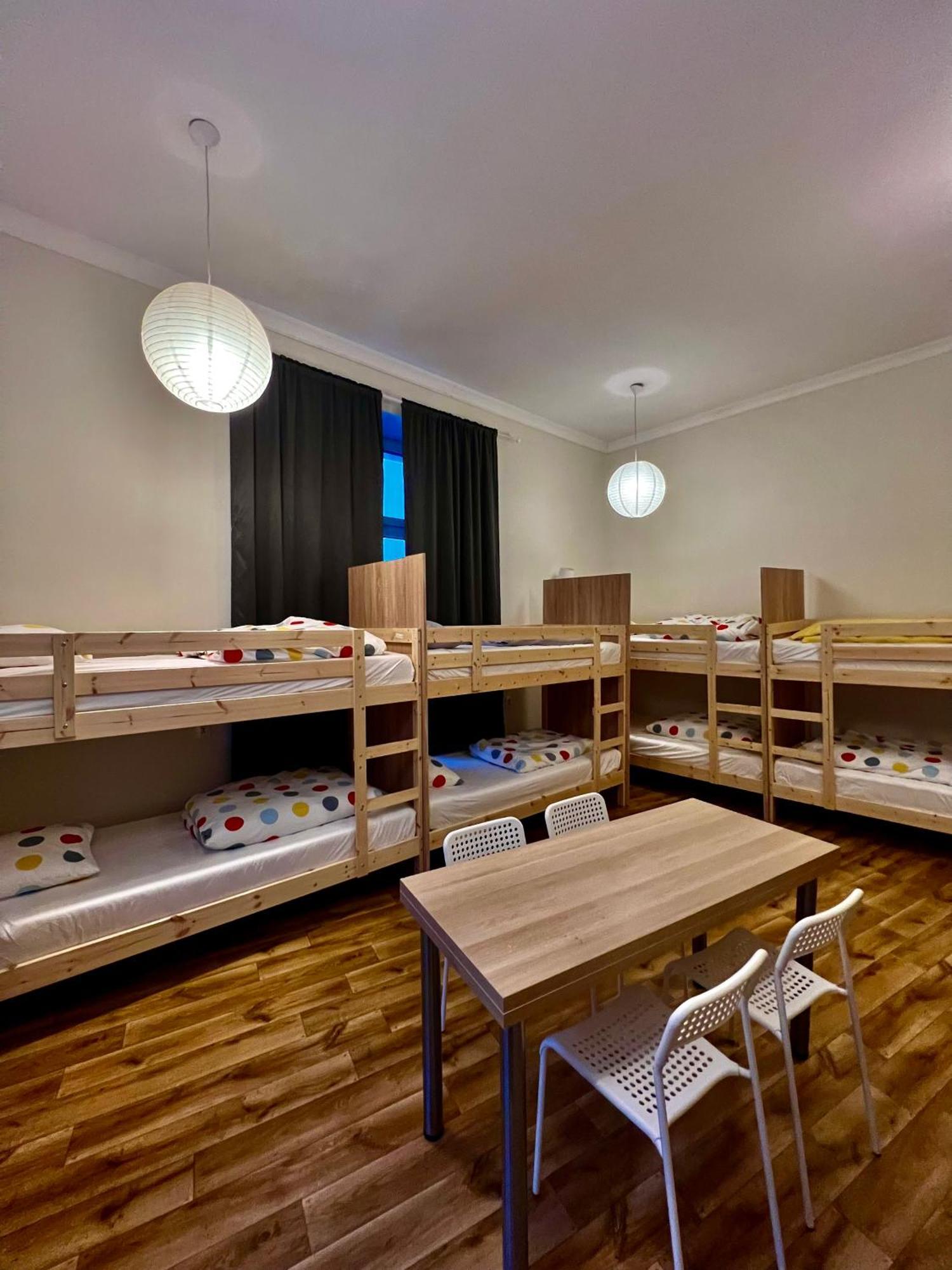 Fox Hostel クラクフ エクステリア 写真