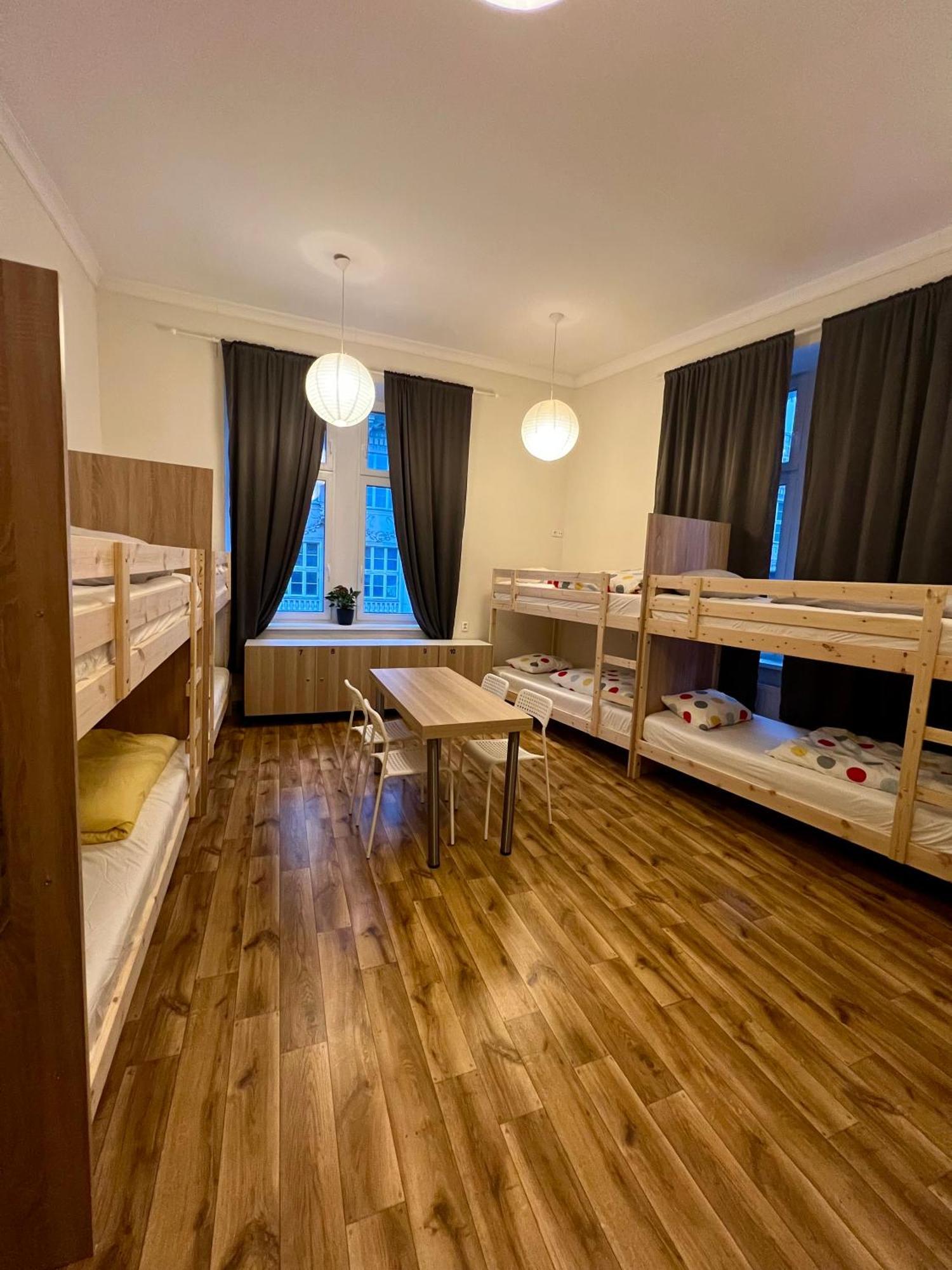 Fox Hostel クラクフ エクステリア 写真